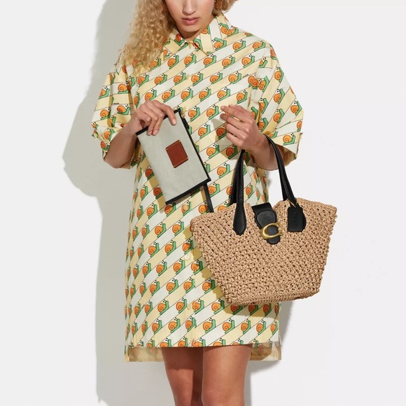 CA034 - Coach Small Tote - Picture 12 of 12